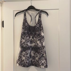 Lululemon Tank top, like new size 10